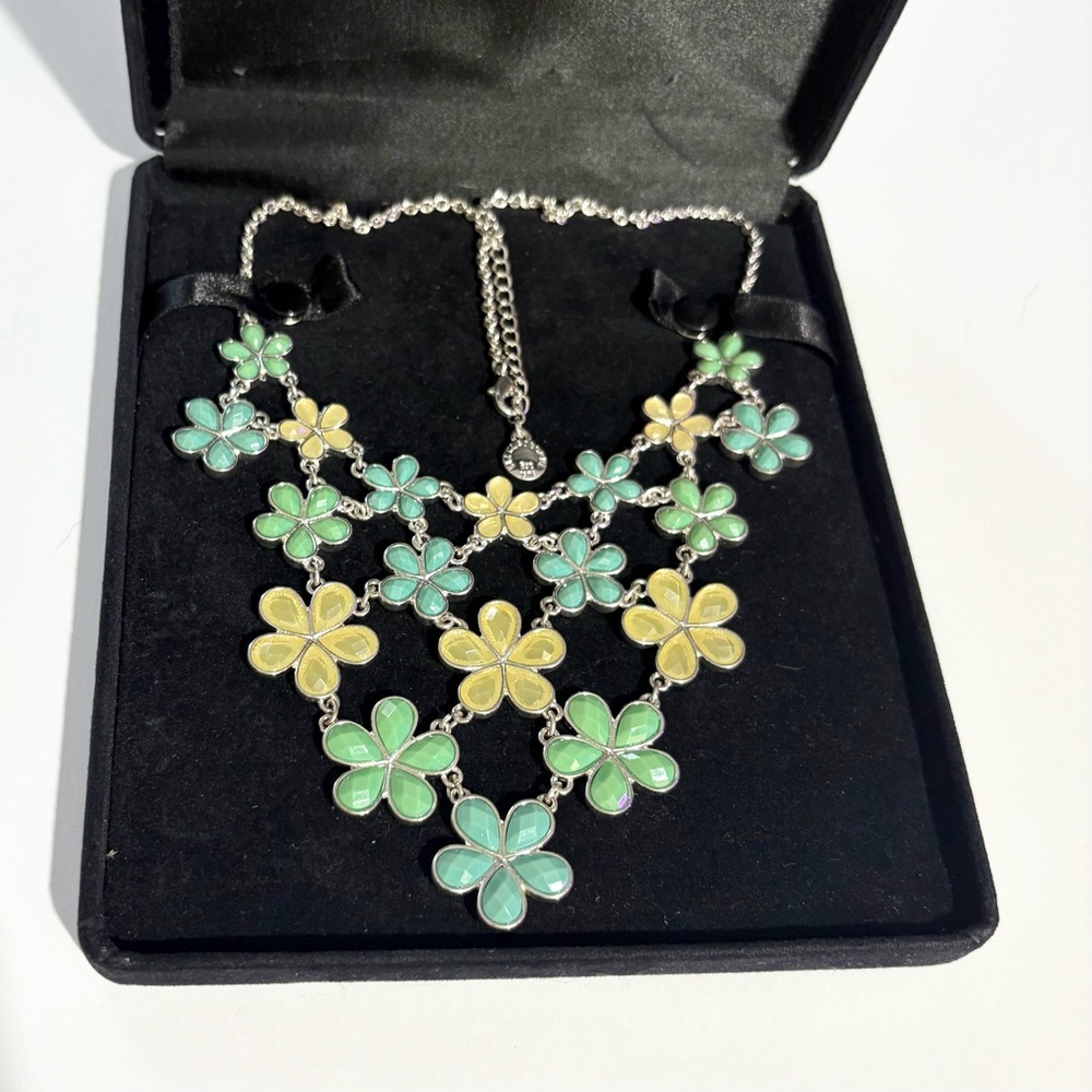 Liz Claiborne Multicolor Floral Faucet Beaded Flower Necklace